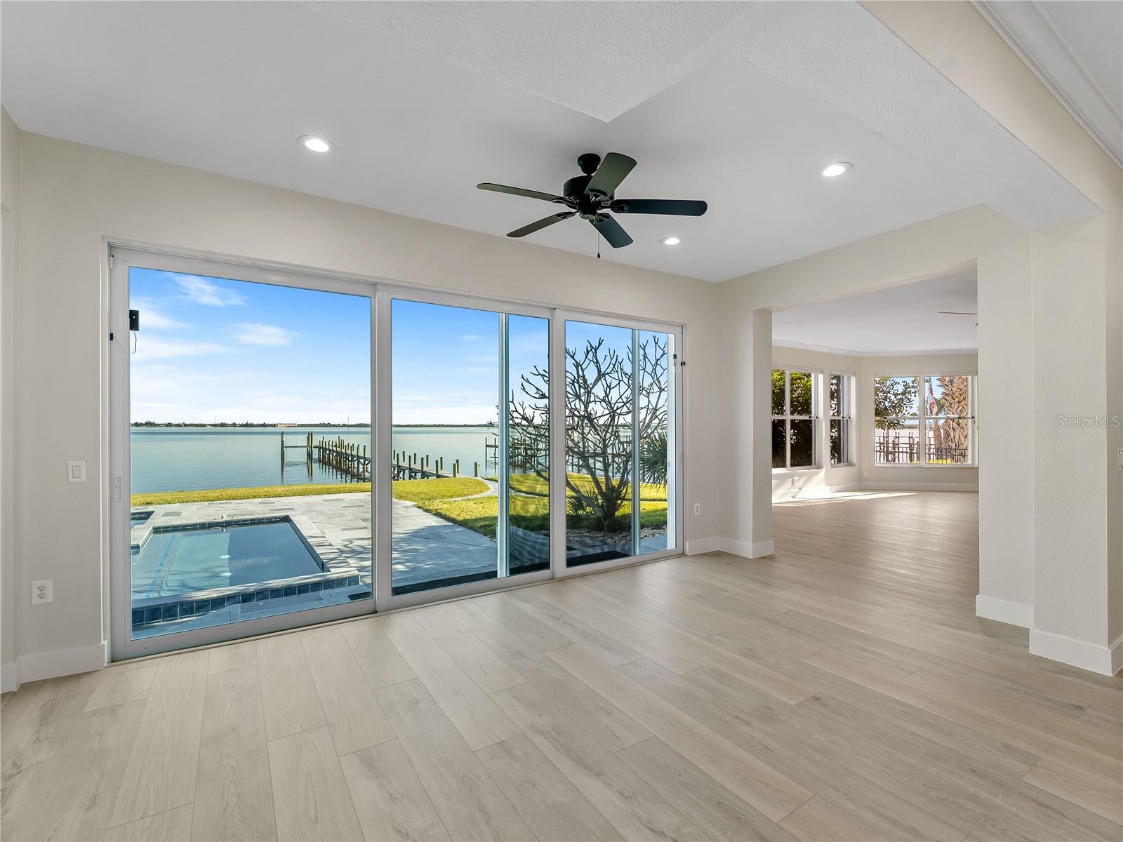 CHARLOTTE SHORES UNIT 1 - Residential