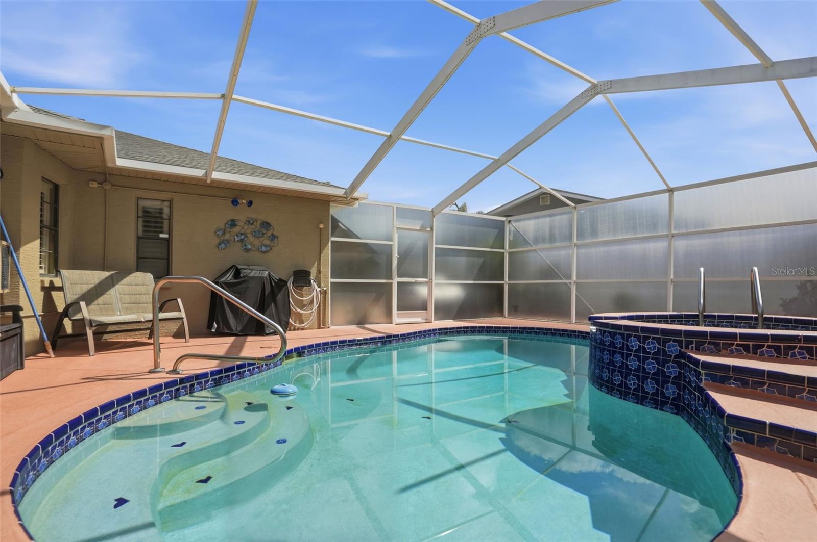 RIVER CROSSING - Residential