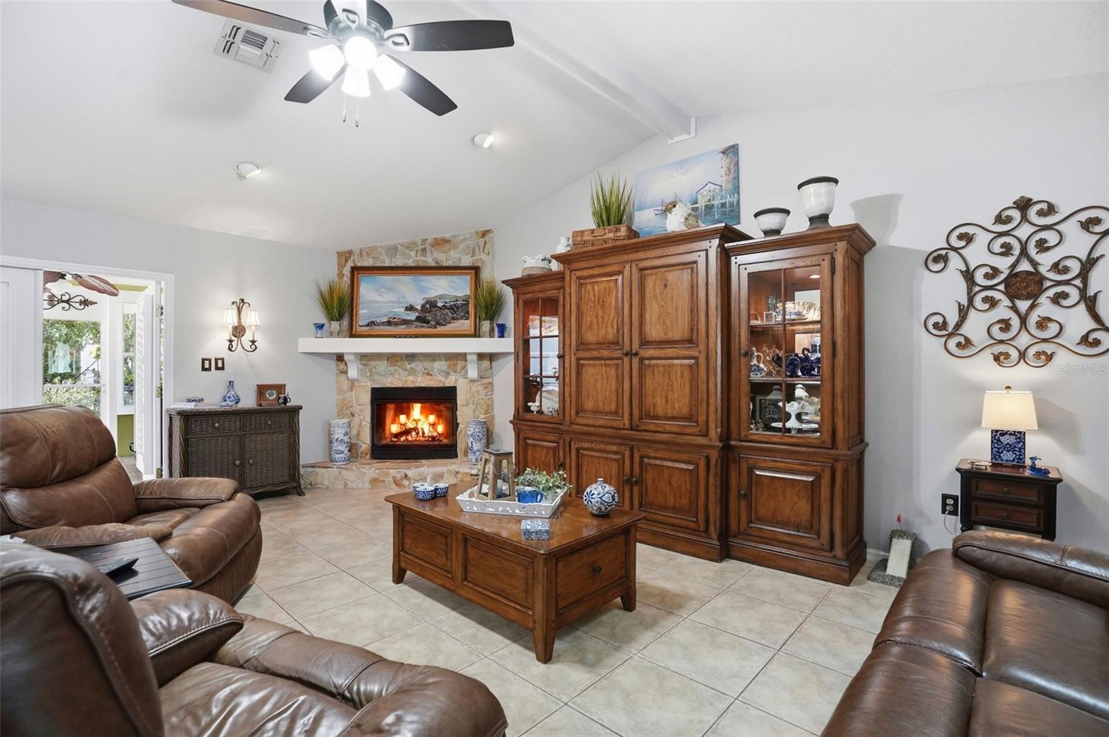 RIVER CROSSING - Residential