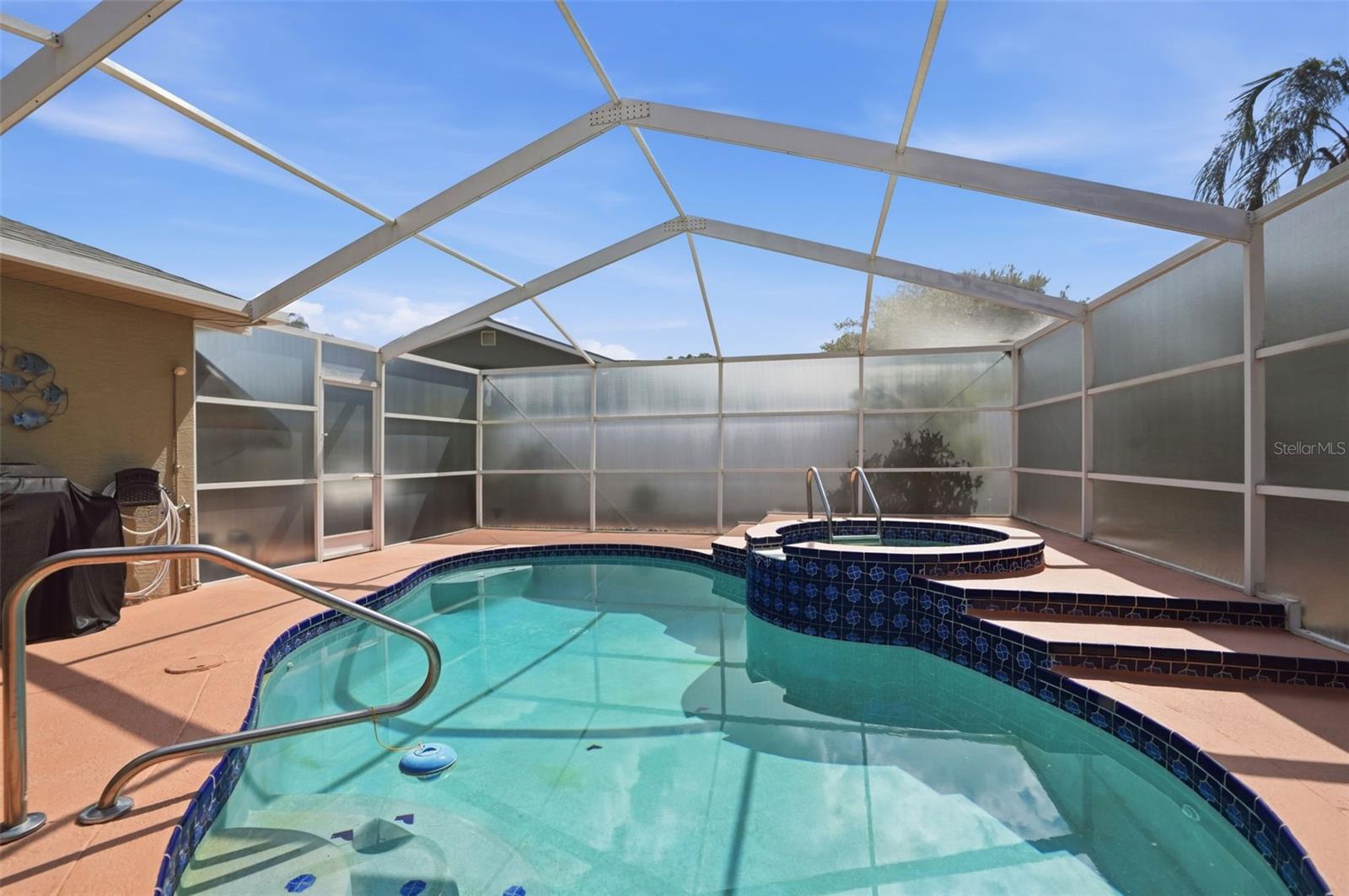 RIVER CROSSING - Residential