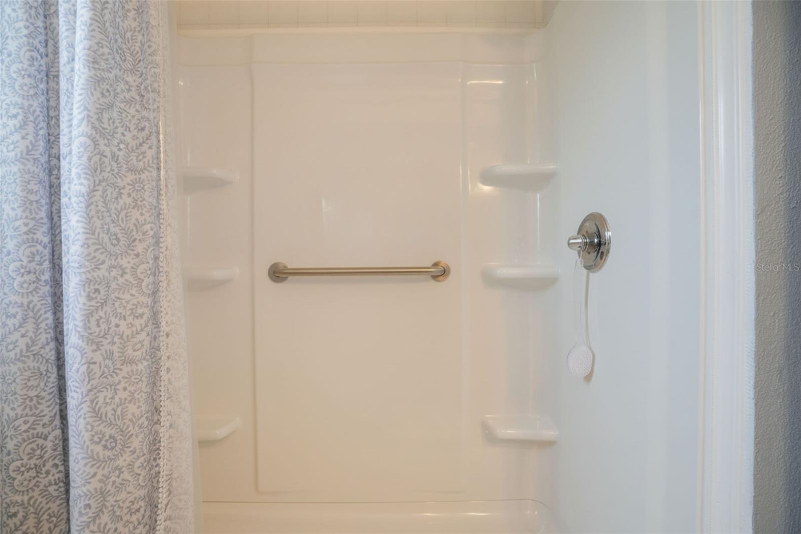 RIVER CROSSING - Residential