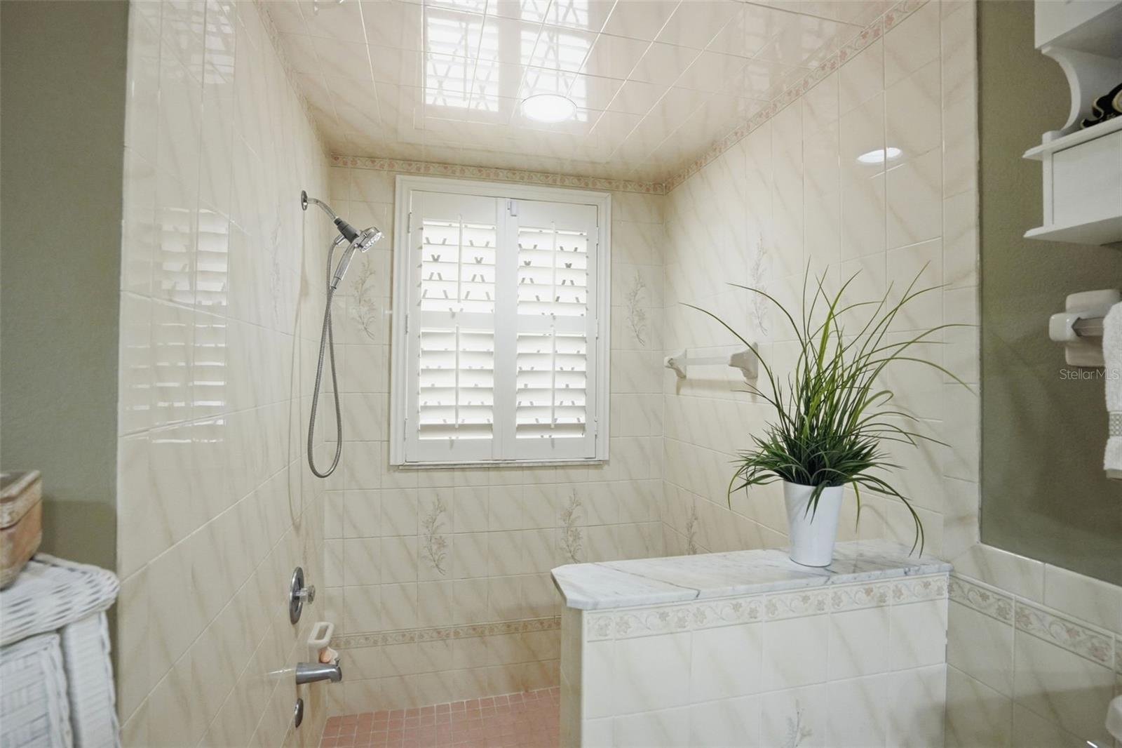 RIVER CROSSING - Residential