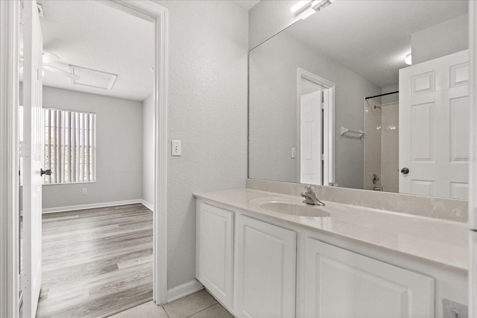 LAKES/WINDERMERE-PEACHTREE - Residential