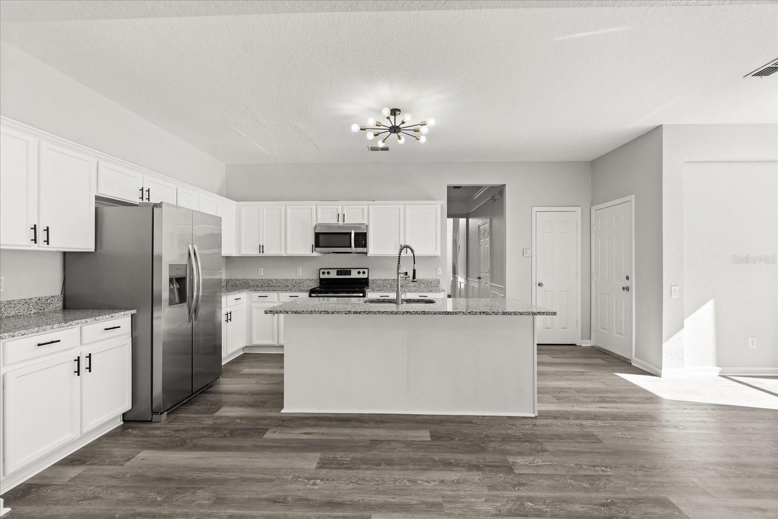 LAKES/WINDERMERE-PEACHTREE - Residential