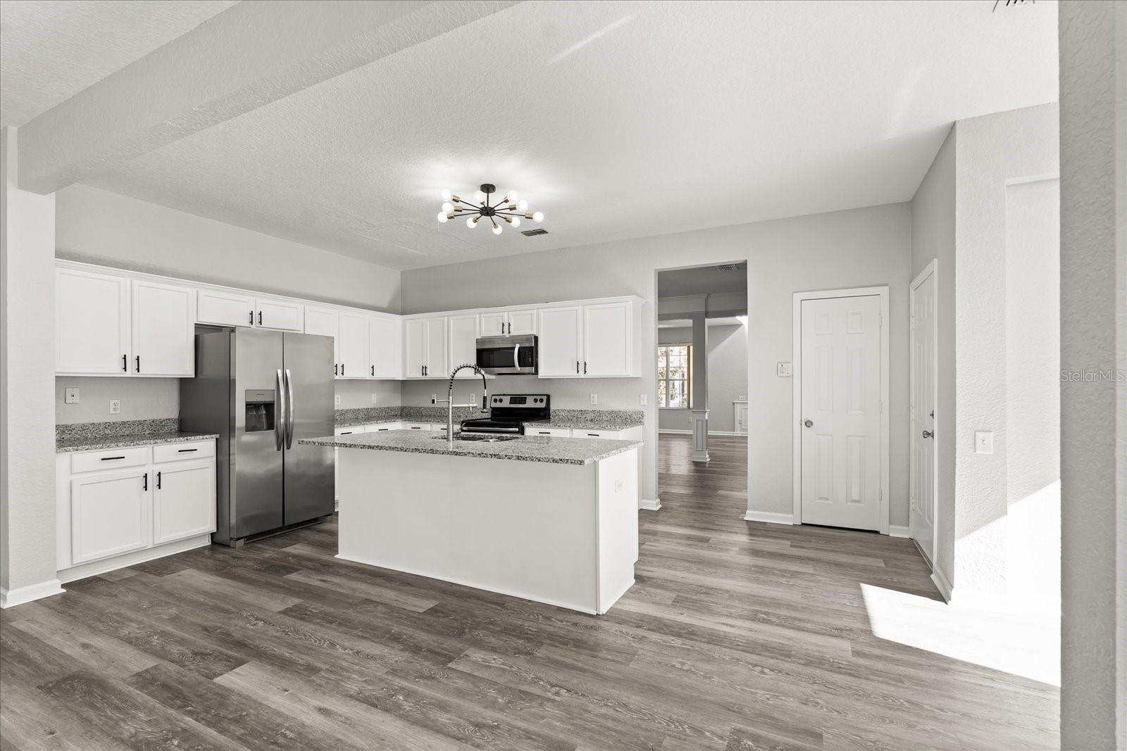 LAKES/WINDERMERE-PEACHTREE - Residential