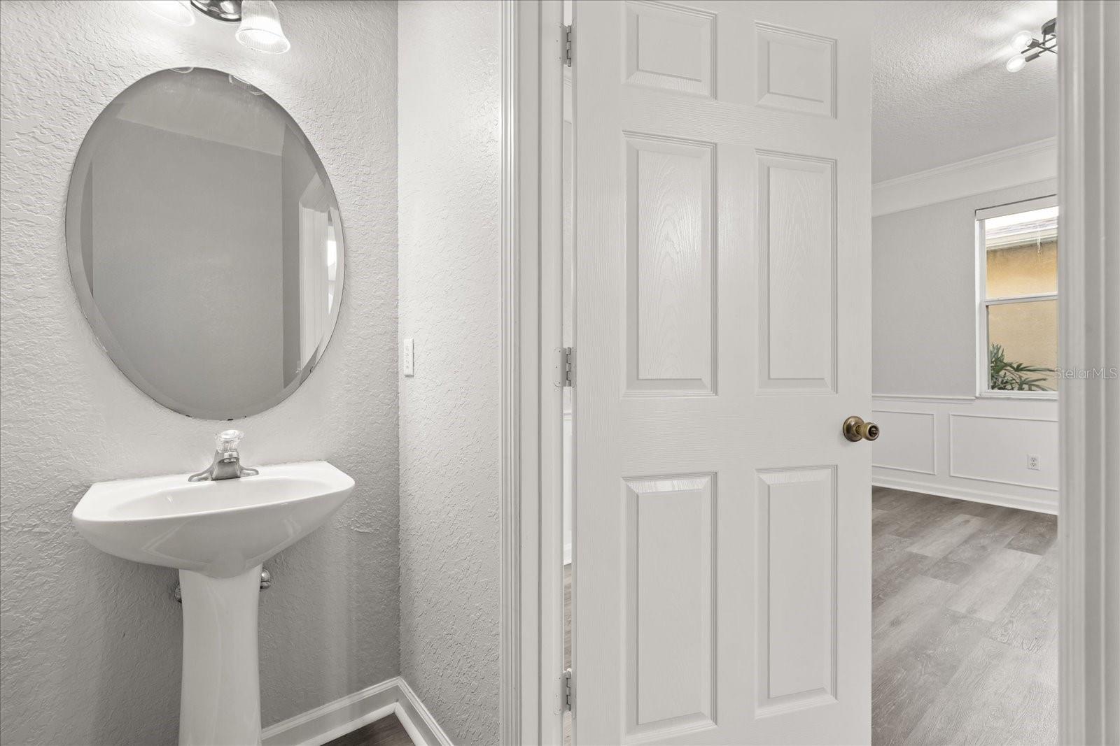 LAKES/WINDERMERE-PEACHTREE - Residential