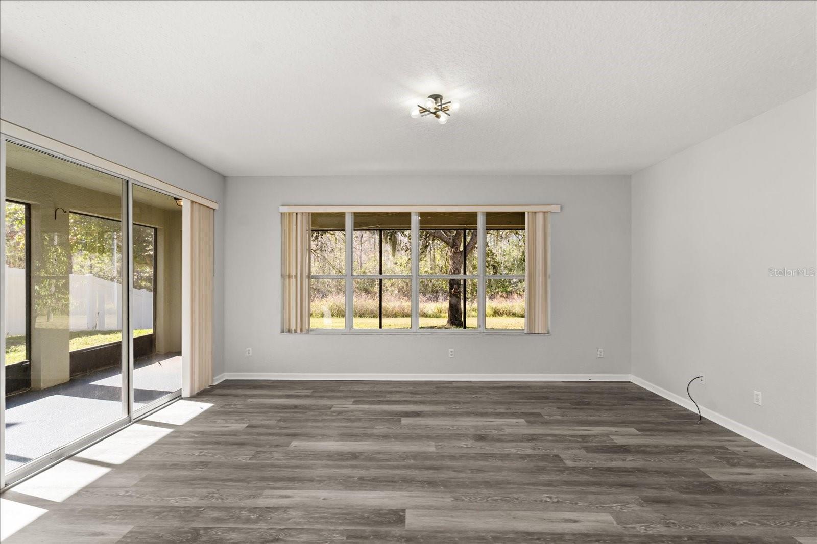 LAKES/WINDERMERE-PEACHTREE - Residential