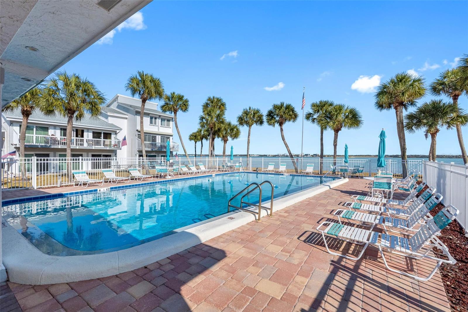 SAND KEY CONDO-BAYSIDE GARDENS I - Residential