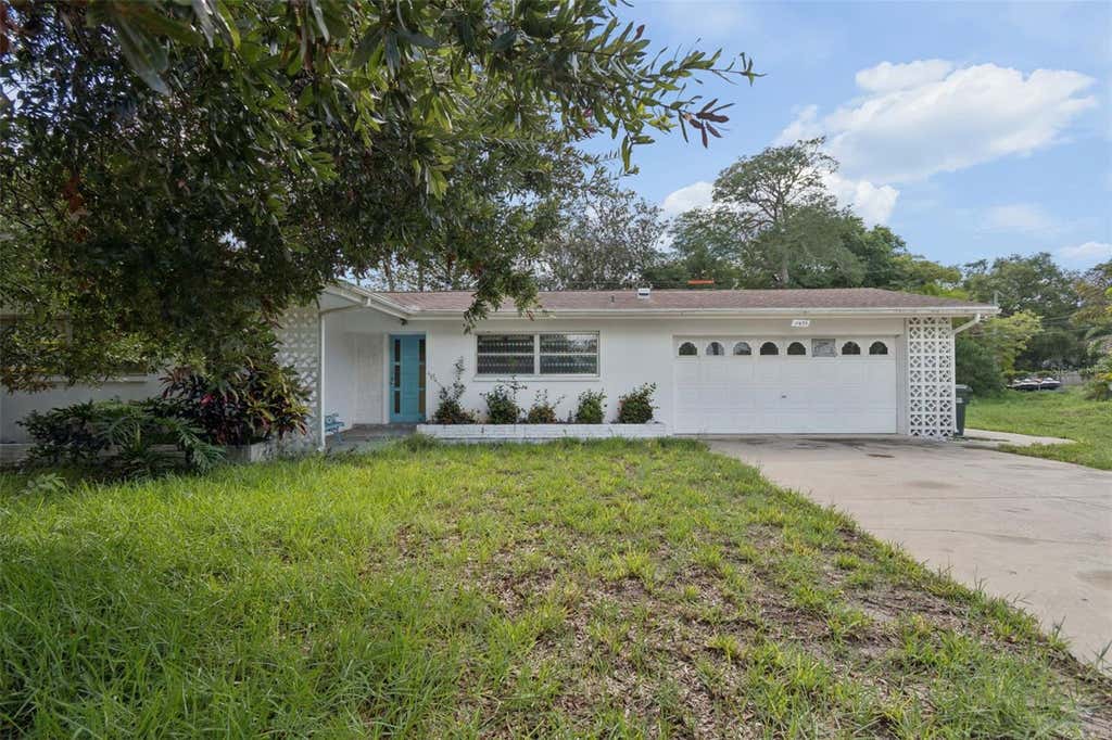 Photo of 11435 Oval Drive E, Largo, FL 33774 (MLS # TB8532708)