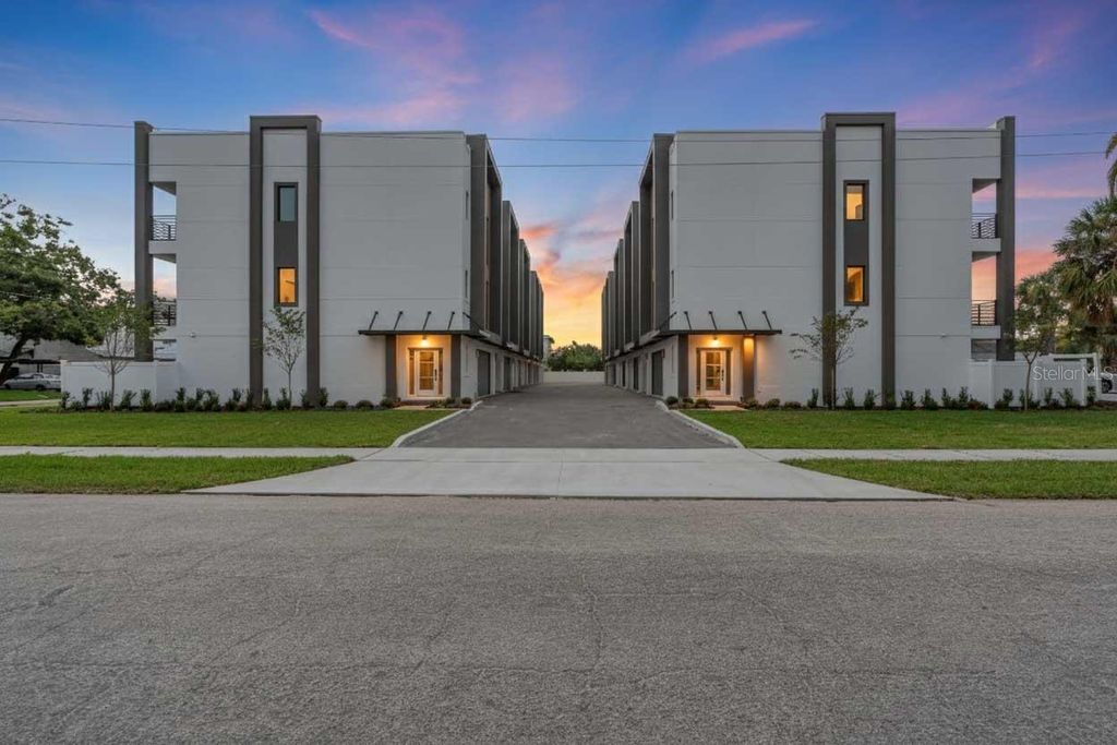 Photo of 3002 W Platt St #2, Tampa, FL 33609 (MLS # TB8441657)