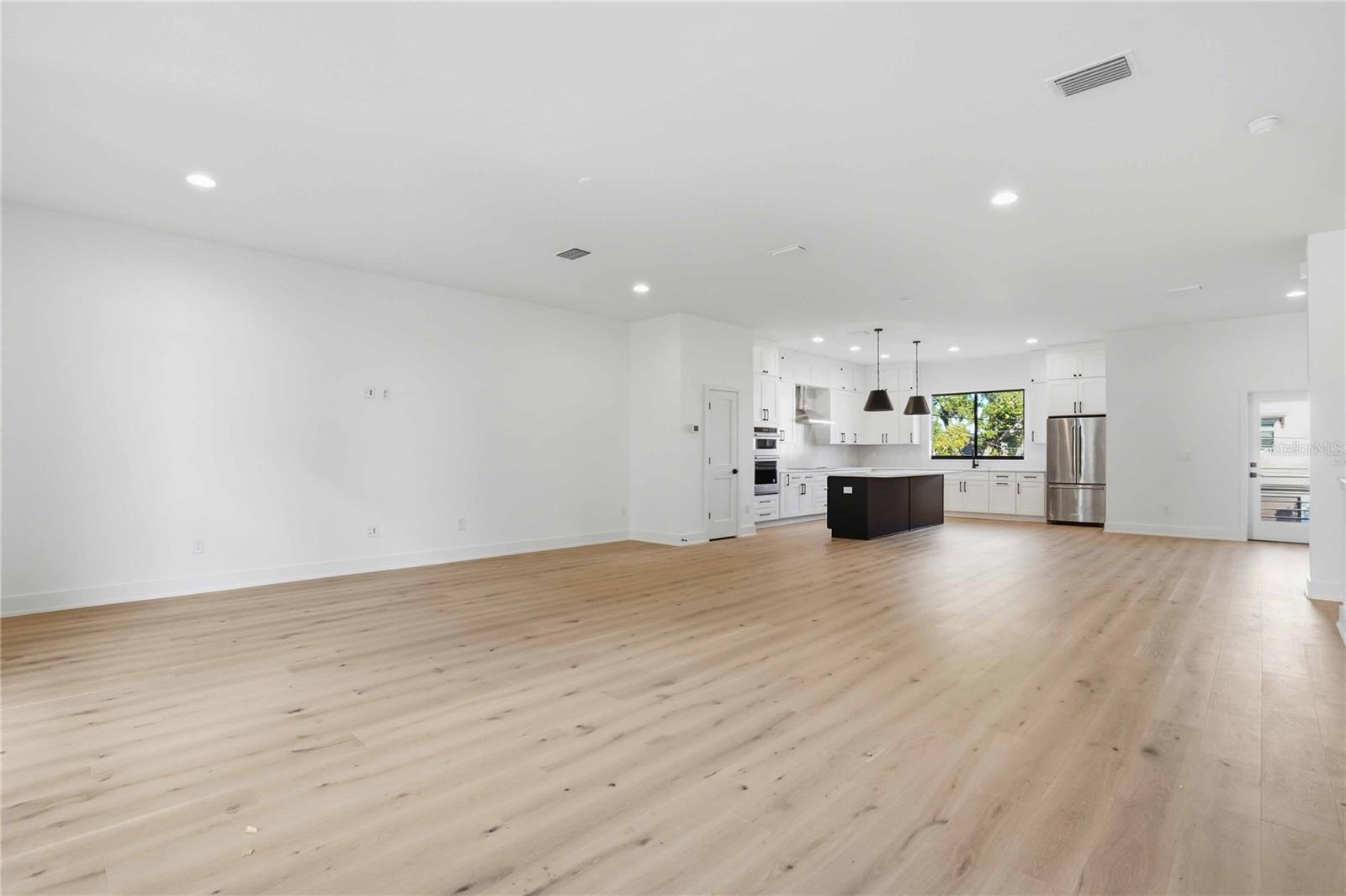 3002 W PLATT 4