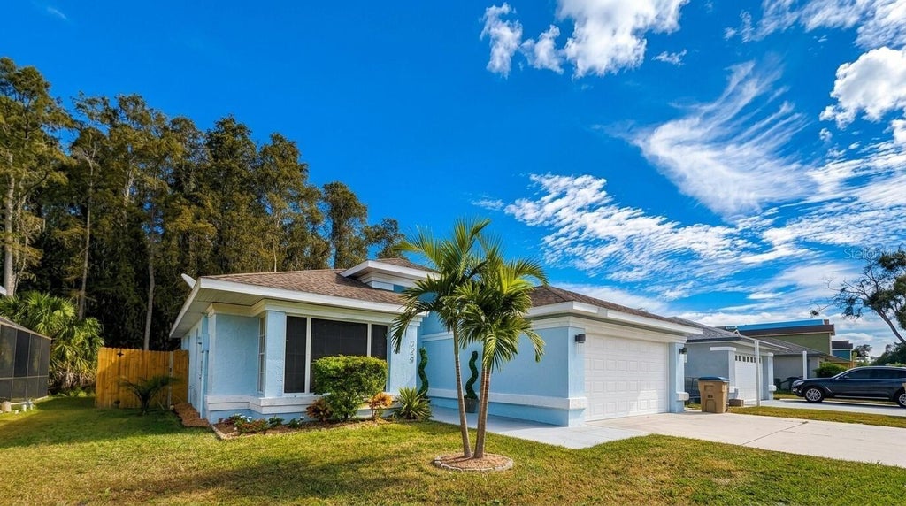 Photo of 125 Hidden Springs Circle, Kissimmee, FL 34743 (MLS # O6437606)