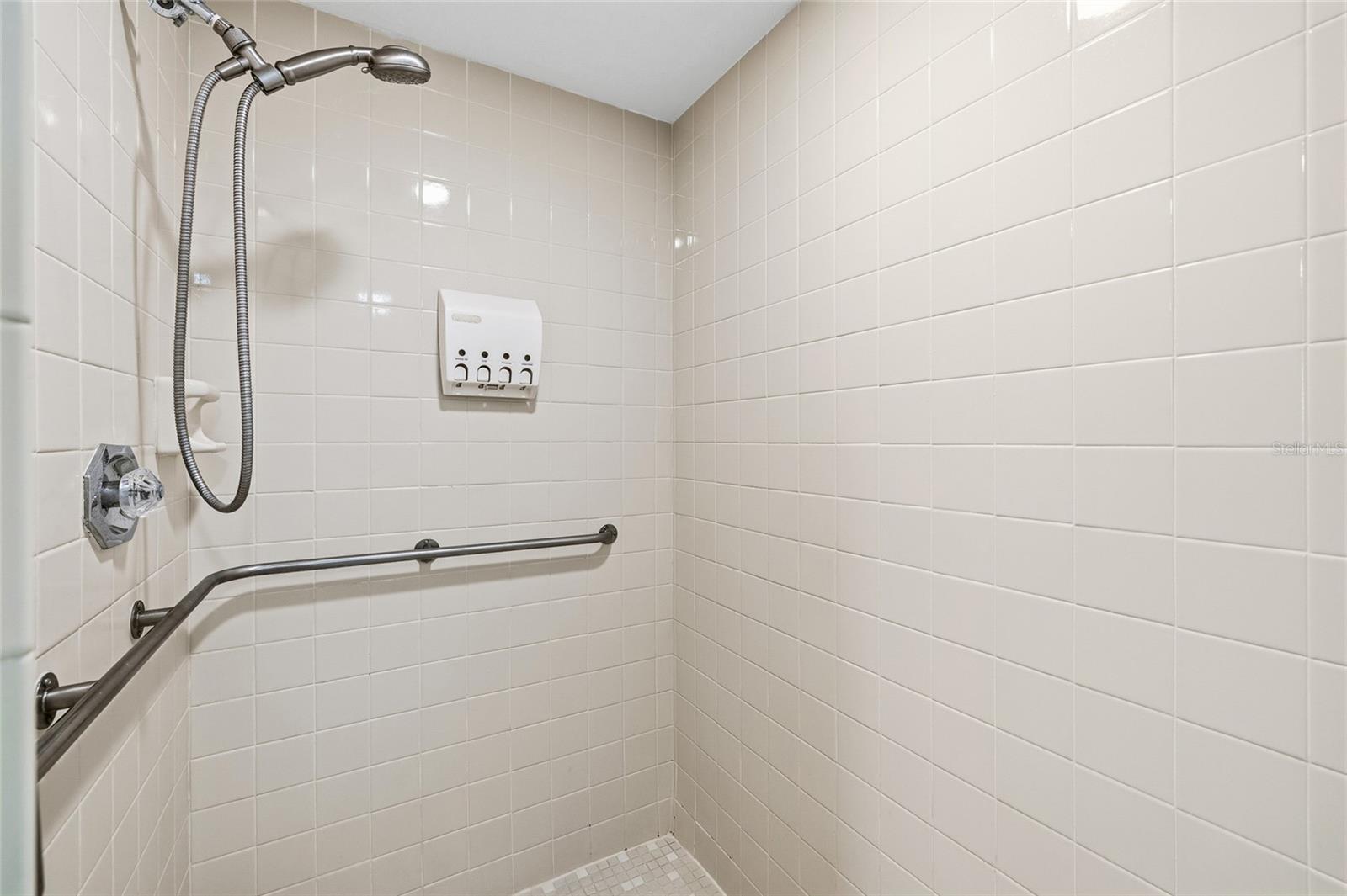 HARBOURSIDE CONDO - Residential