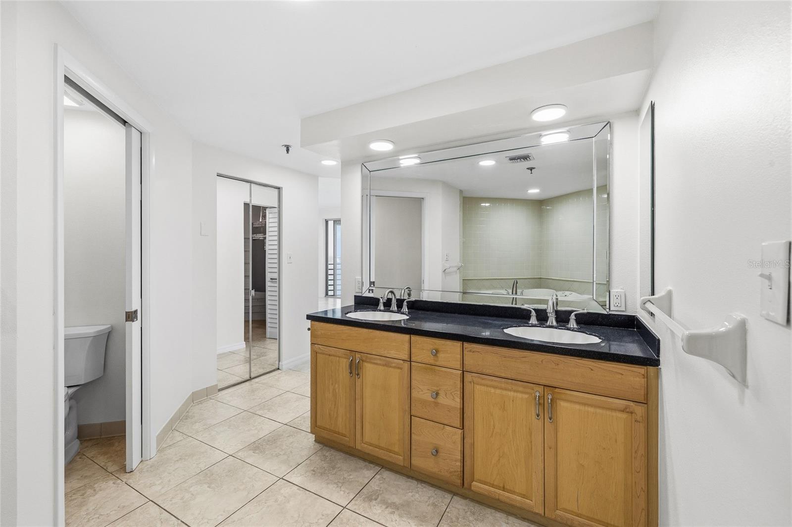 HARBOURSIDE CONDO - Residential