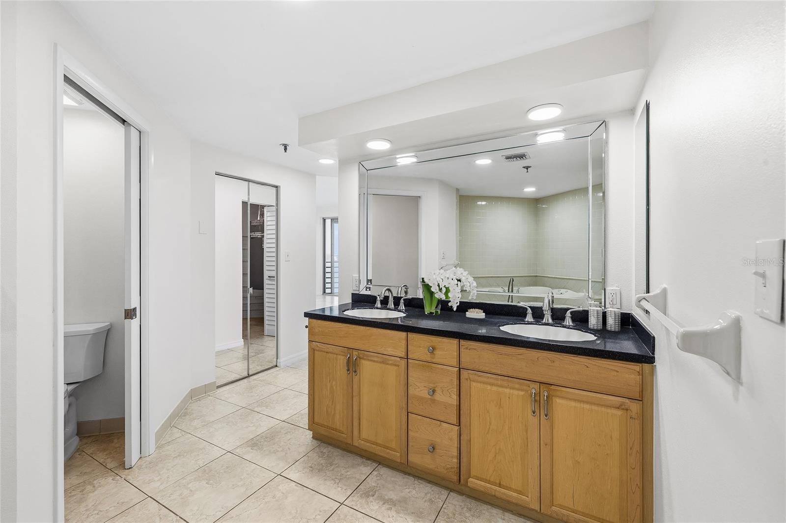 HARBOURSIDE CONDO - Residential