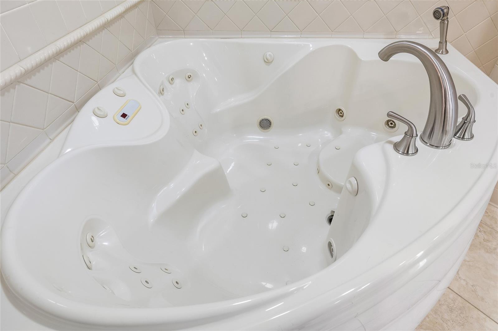 HARBOURSIDE CONDO - Residential