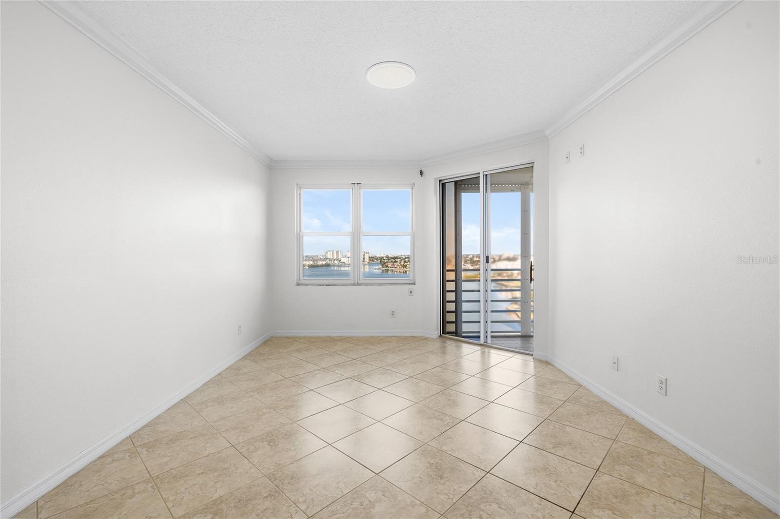 HARBOURSIDE CONDO - Residential