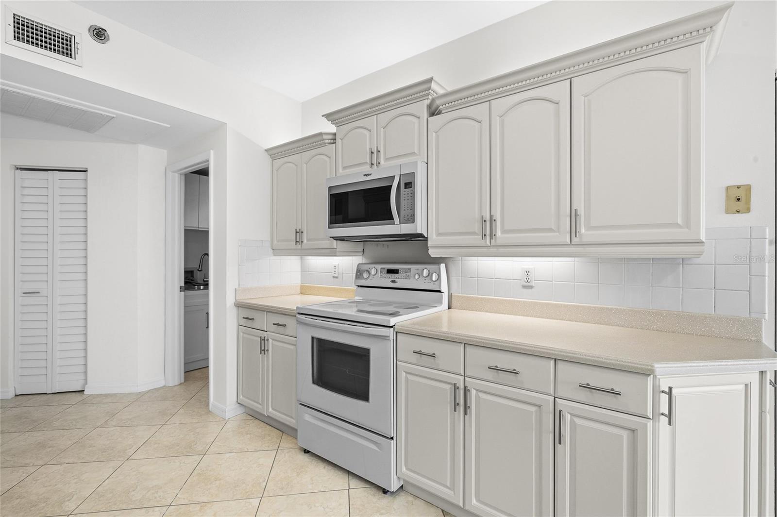 HARBOURSIDE CONDO - Residential