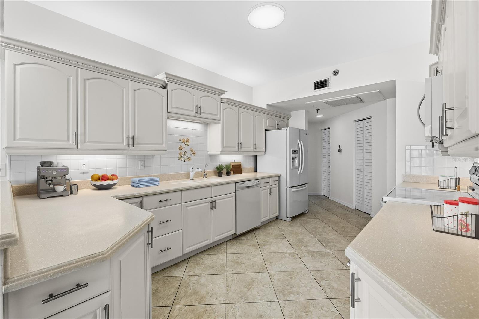 HARBOURSIDE CONDO - Residential