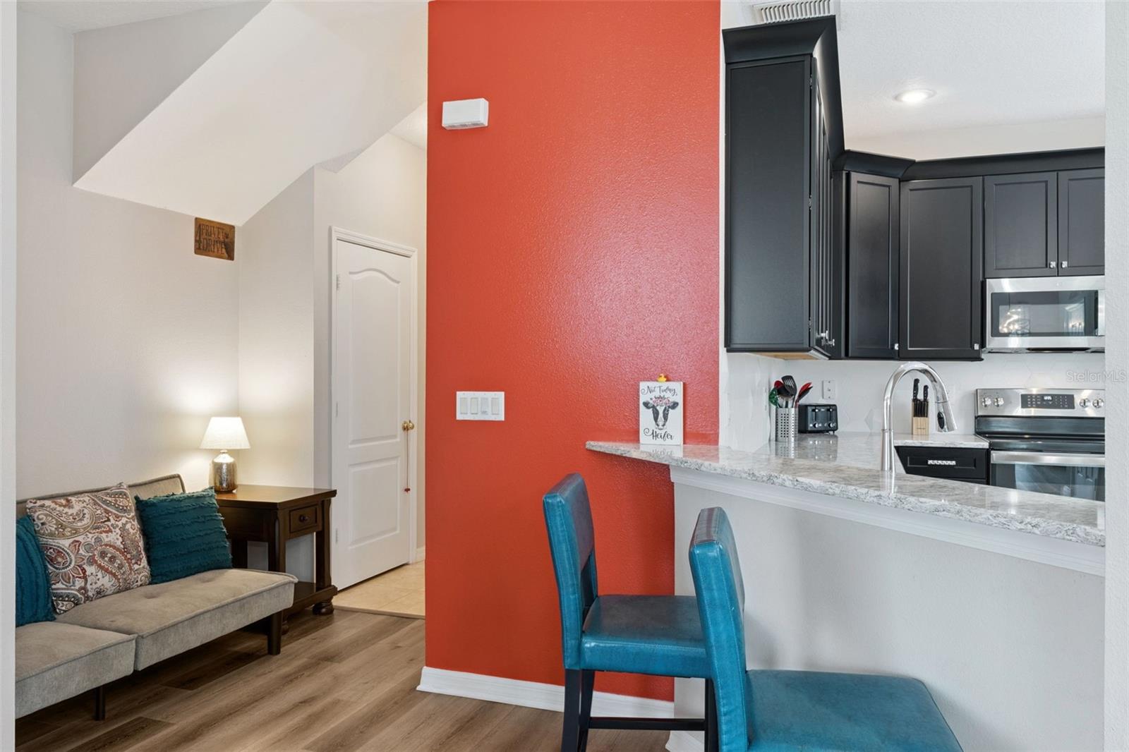 FLAGSHIP PARK A CONDO - Residential