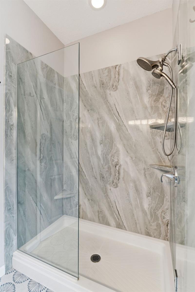 FLAGSHIP PARK A CONDO - Residential