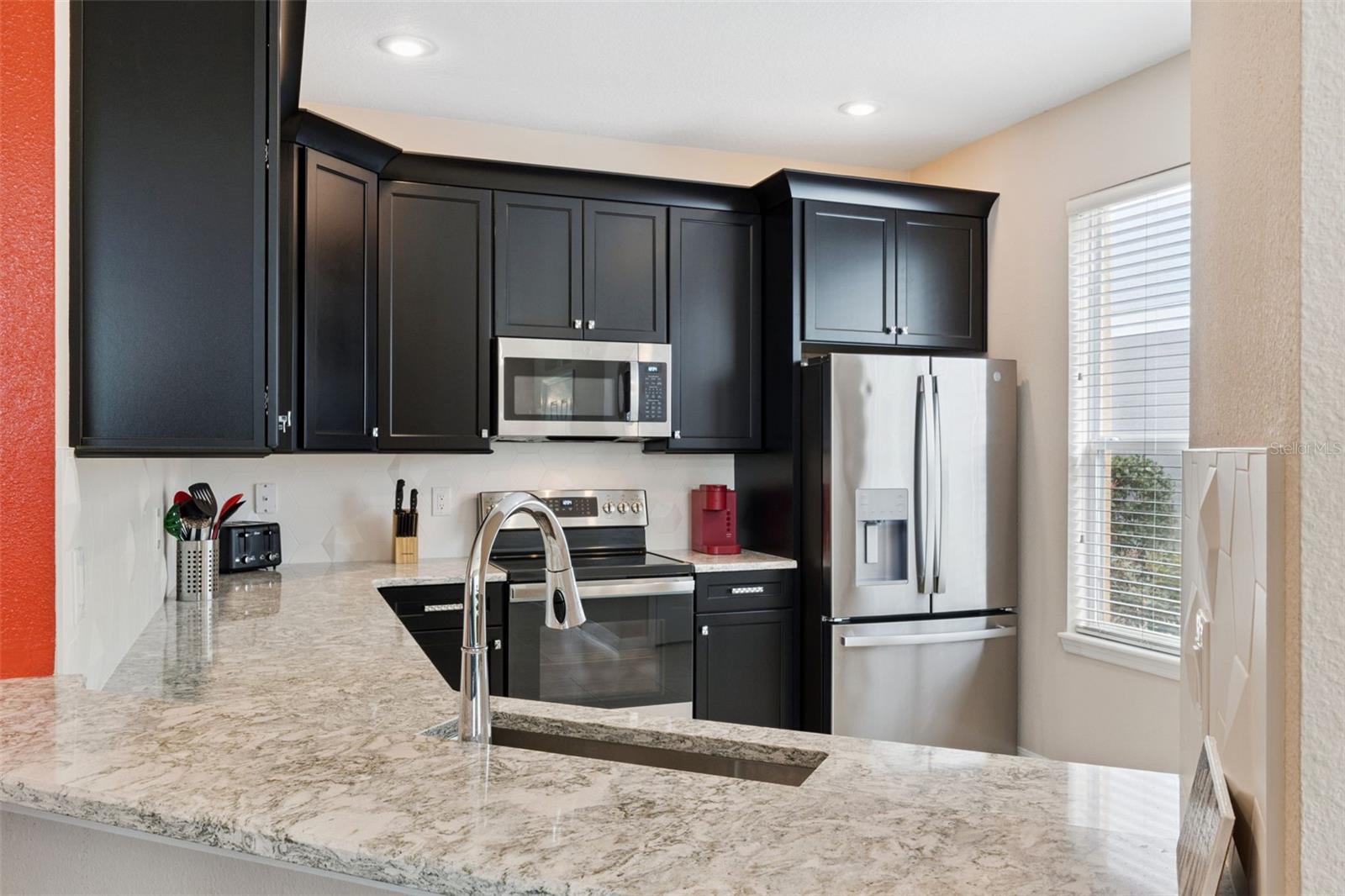 FLAGSHIP PARK A CONDO - Residential