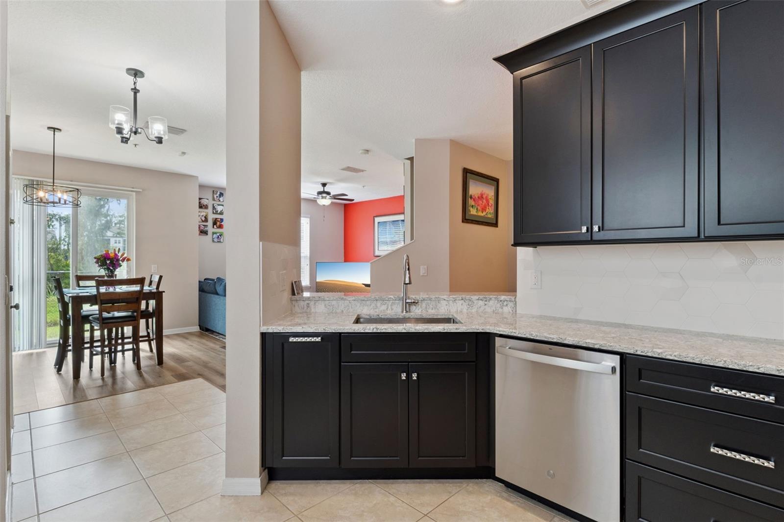 FLAGSHIP PARK A CONDO - Residential