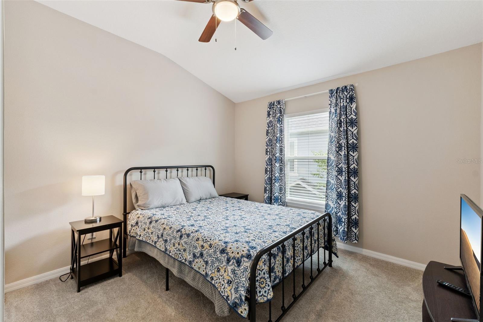 FLAGSHIP PARK A CONDO - Residential