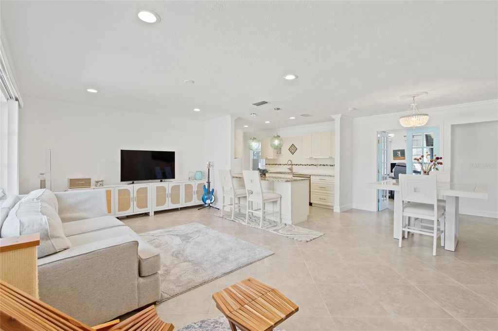 Photo of 6725 Roxbury Drive, Sarasota, FL 34231 (MLS # A4682016)