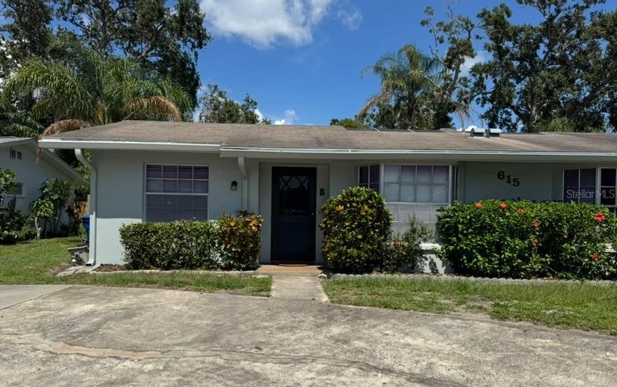 *MUST SEE-AMAZING HOME*

- Utilities included in rent (water and trash pickup).
- Yard Maintenance included in rent.
Pets allowed!


Bellair area/ less than 5 min to beach
*1,300 sqft. 
*2 Bed / 2 Bath 
*Large fenced yard 
*Large screened porch 
*Indoor atrium 
*New roof 
*Quite cul - de - sac 
*Beautifully landscaped 
*Dining room 
*Vaulted ceilings 
*Pet friendly 
*Washer / Dryer hookup 
*2 Car driveway