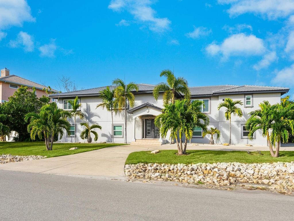 Photo of 501 Norton Street, Longboat Key, FL 34228 (MLS # A4683196)