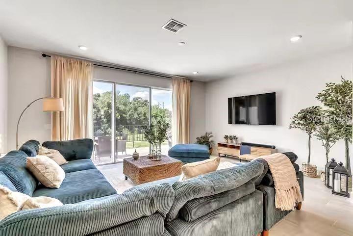 SPECTRUM AT REUNION PH 2 - Residential Lease