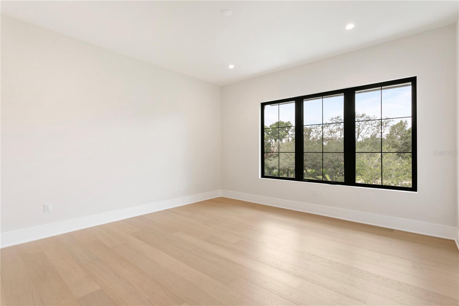 SUNSET PARK - Residential
