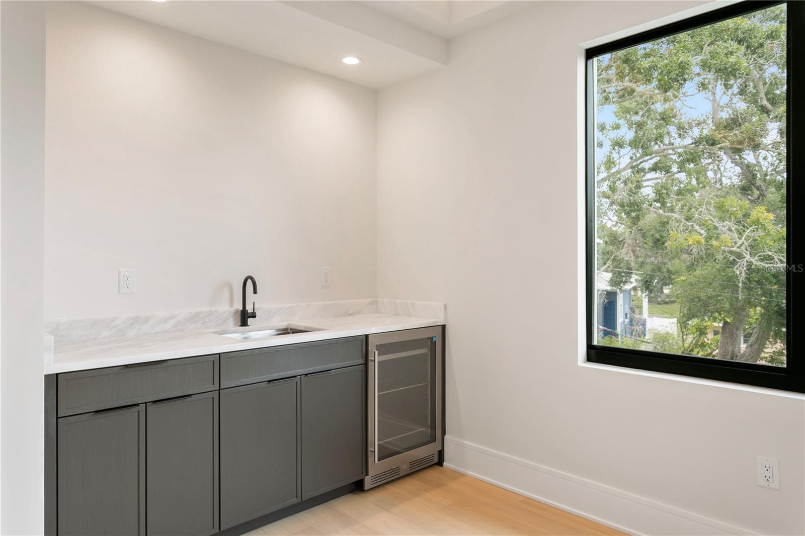 SUNSET PARK - Residential