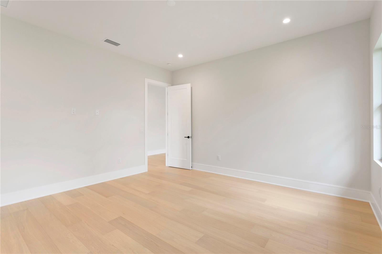 SUNSET PARK - Residential