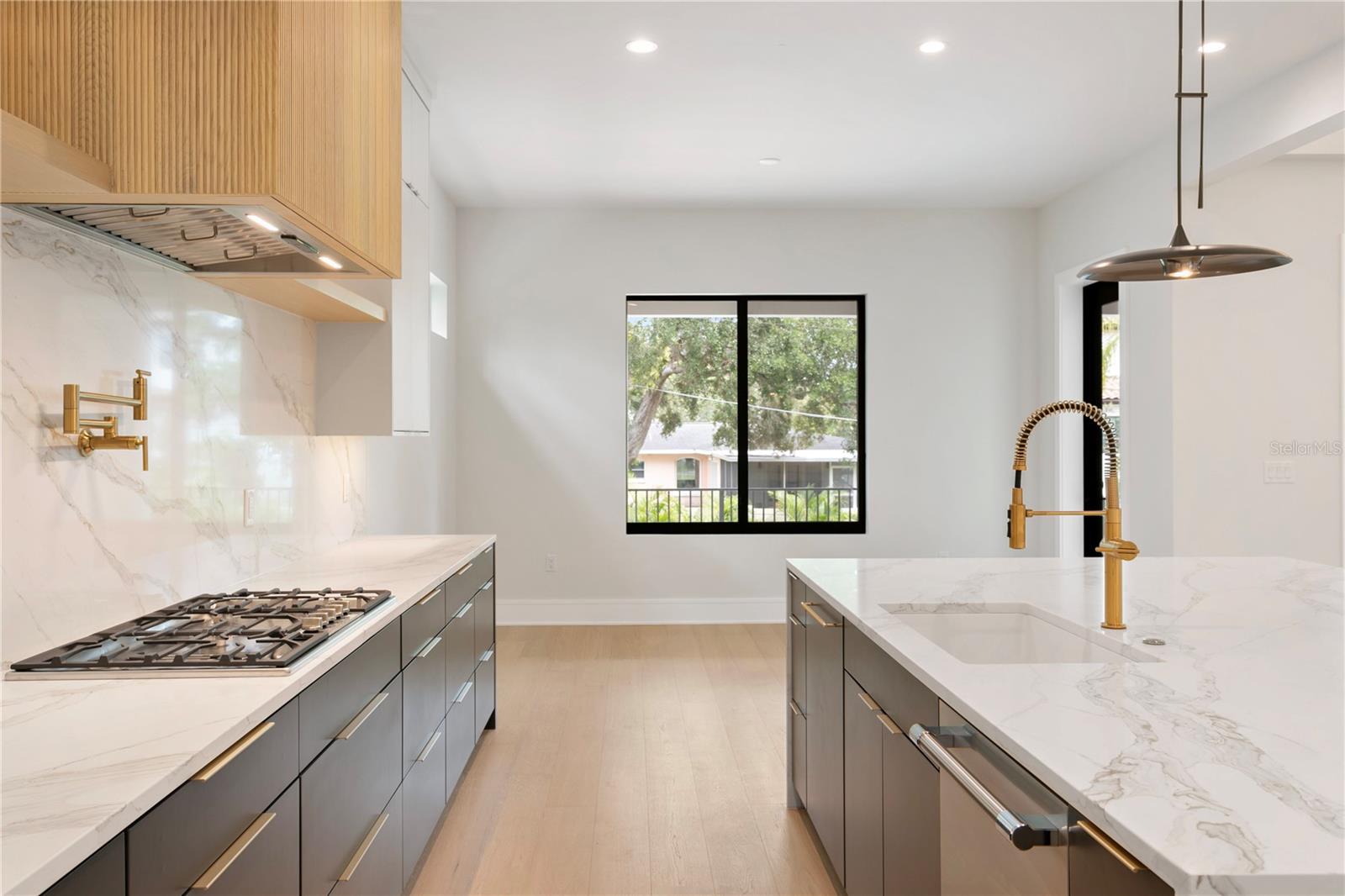 SUNSET PARK - Residential