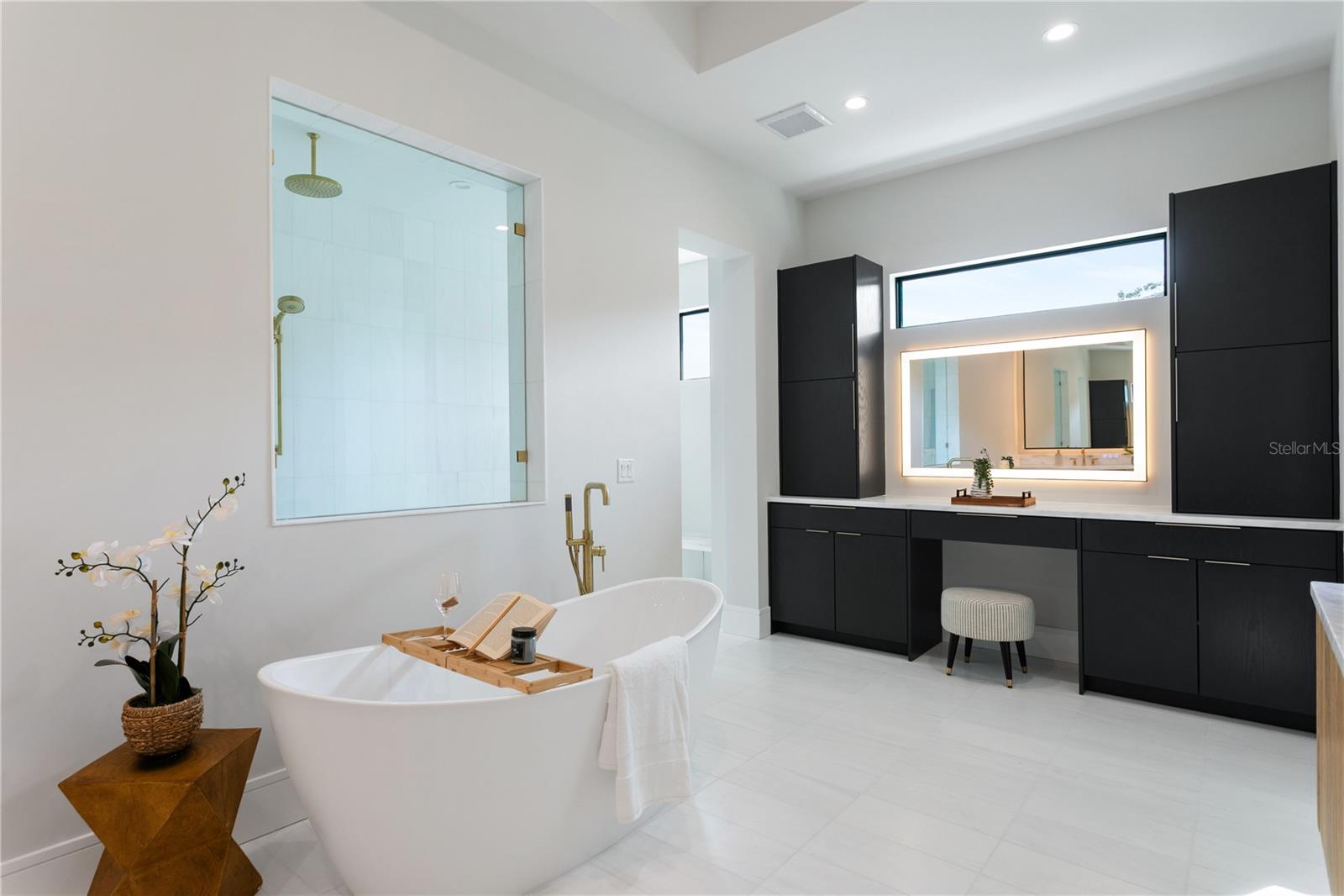 2606 N DUNDEE STREET