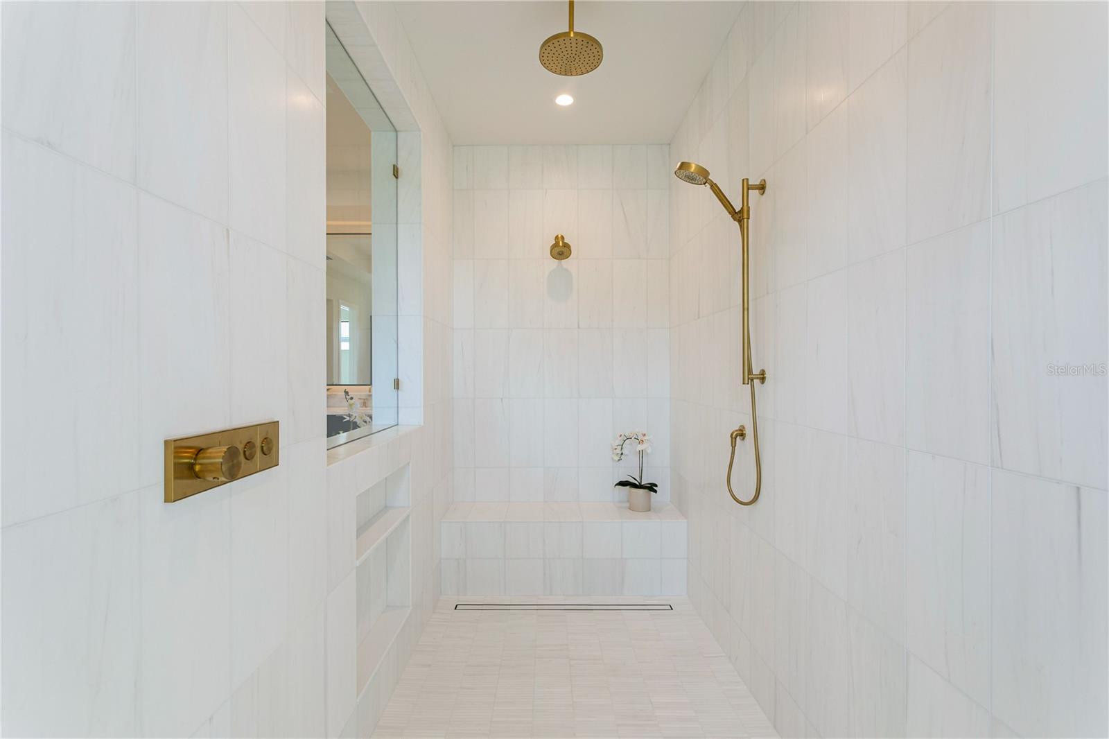 SUNSET PARK - Residential