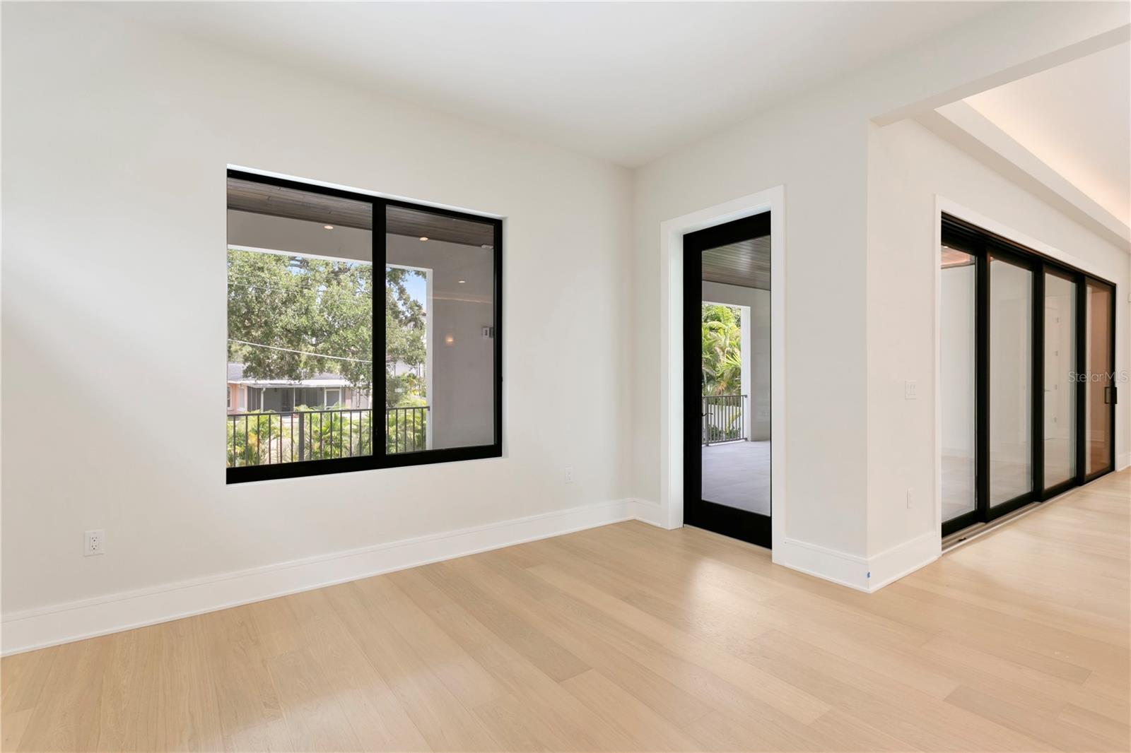 SUNSET PARK - Residential
