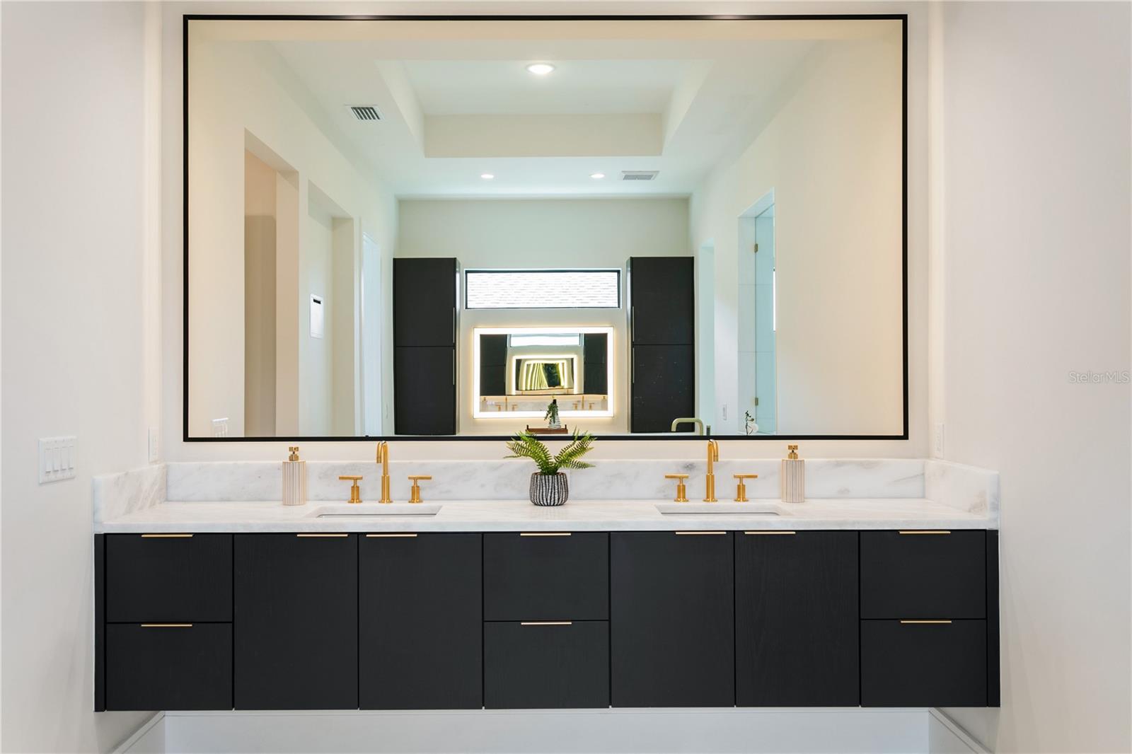 SUNSET PARK - Residential