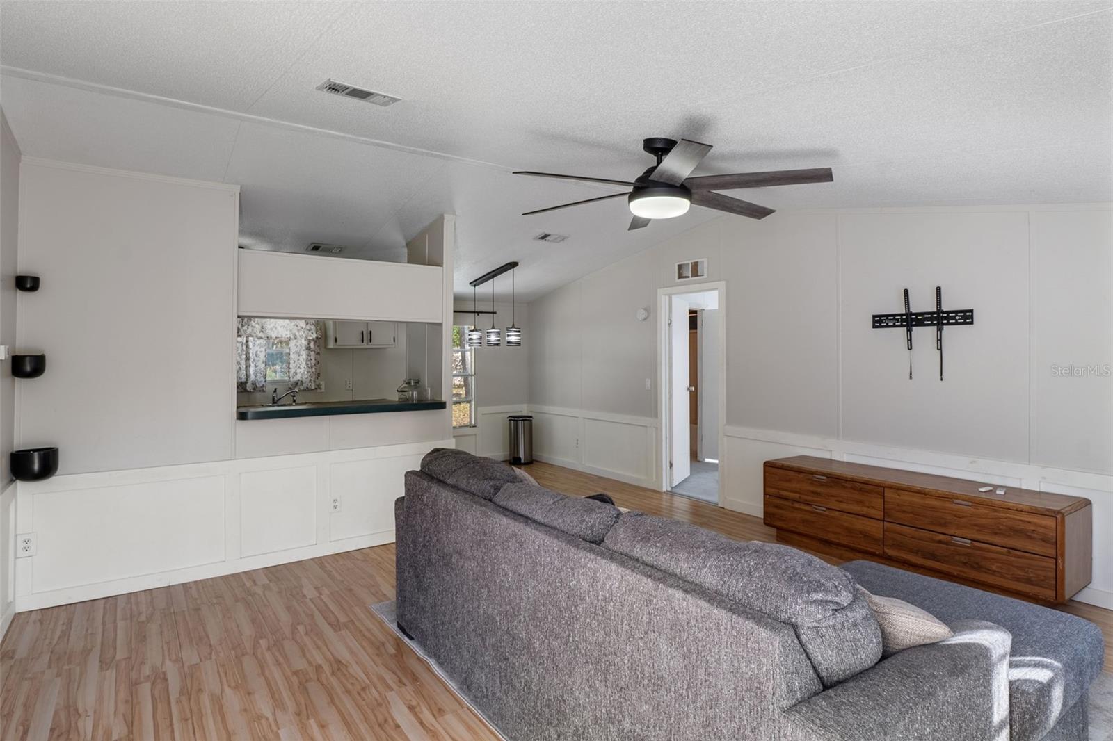 LEISURE ACRES UNIT 01 - Residential