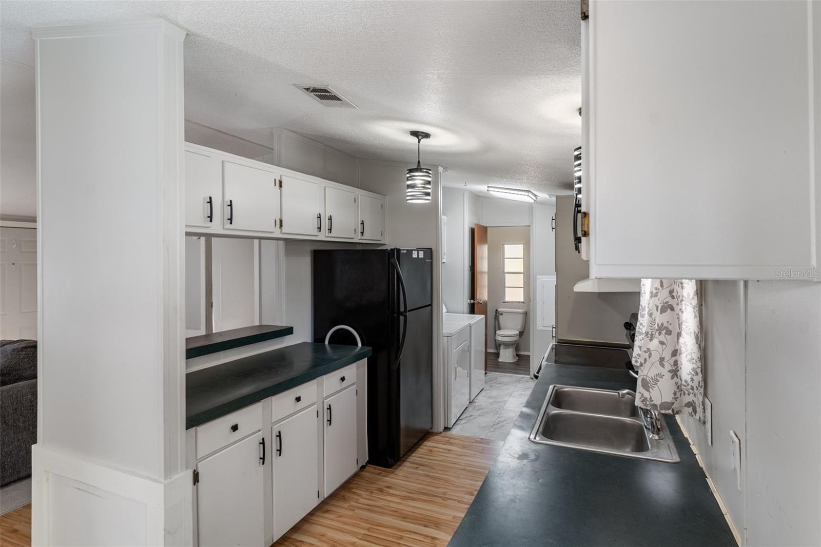 LEISURE ACRES UNIT 01 - Residential