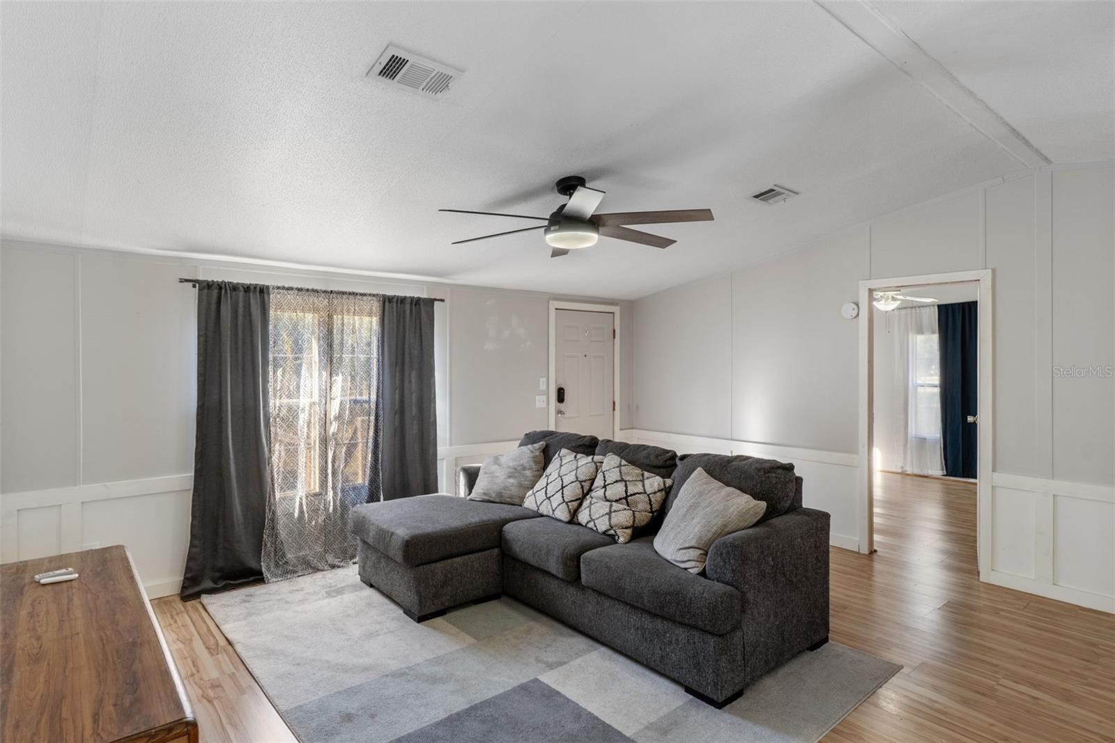 LEISURE ACRES UNIT 01 - Residential