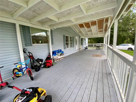 A home in LAKELAND