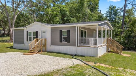 Photo of 17360 SE 65th Street, Ocklawaha, FL 32179 (MLS # OM722979)