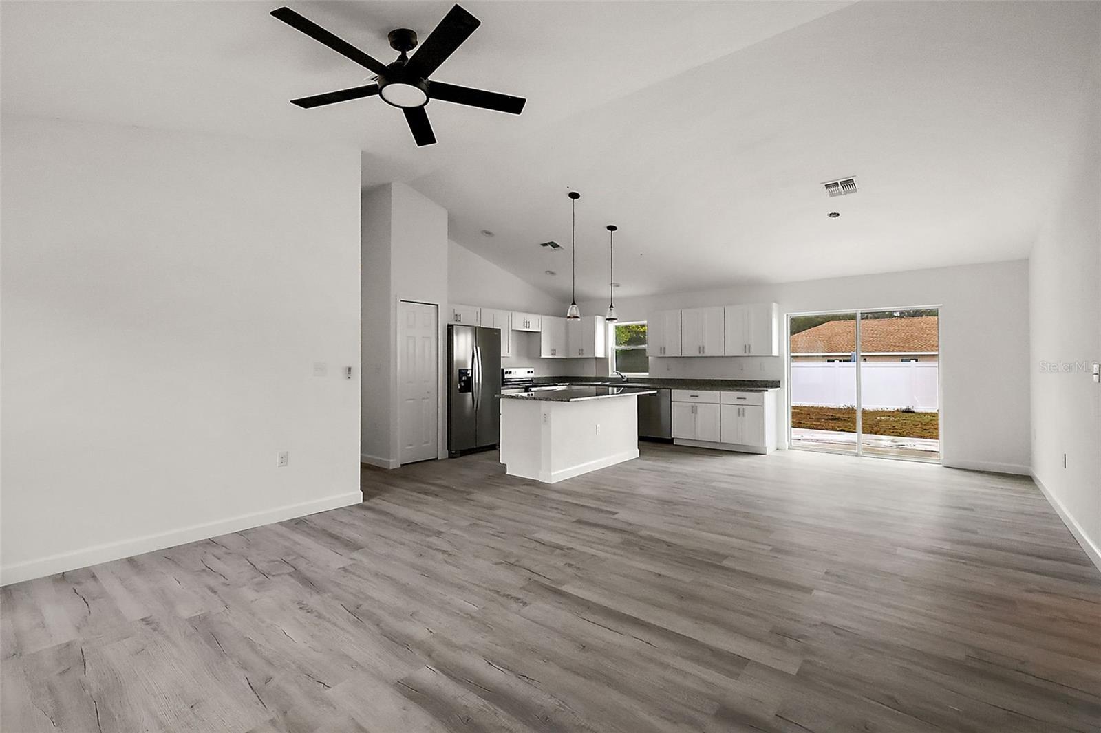 ROLLING RANCH ESTATE - Residential