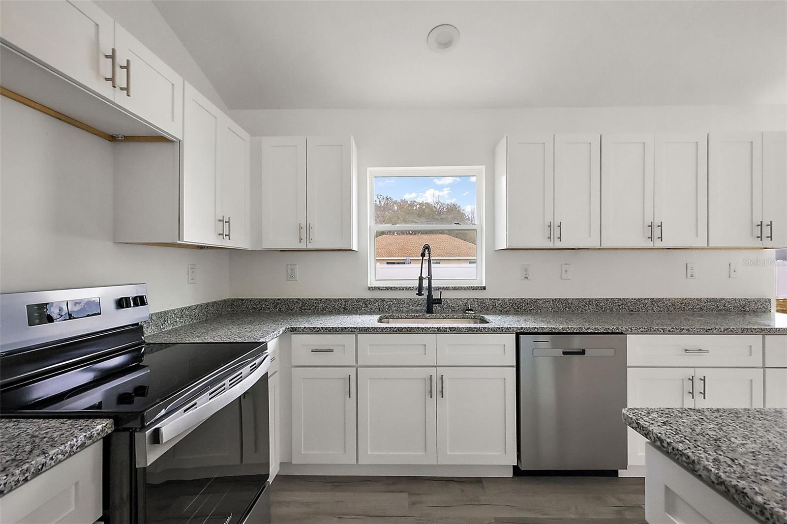 ROLLING RANCH ESTATE - Residential