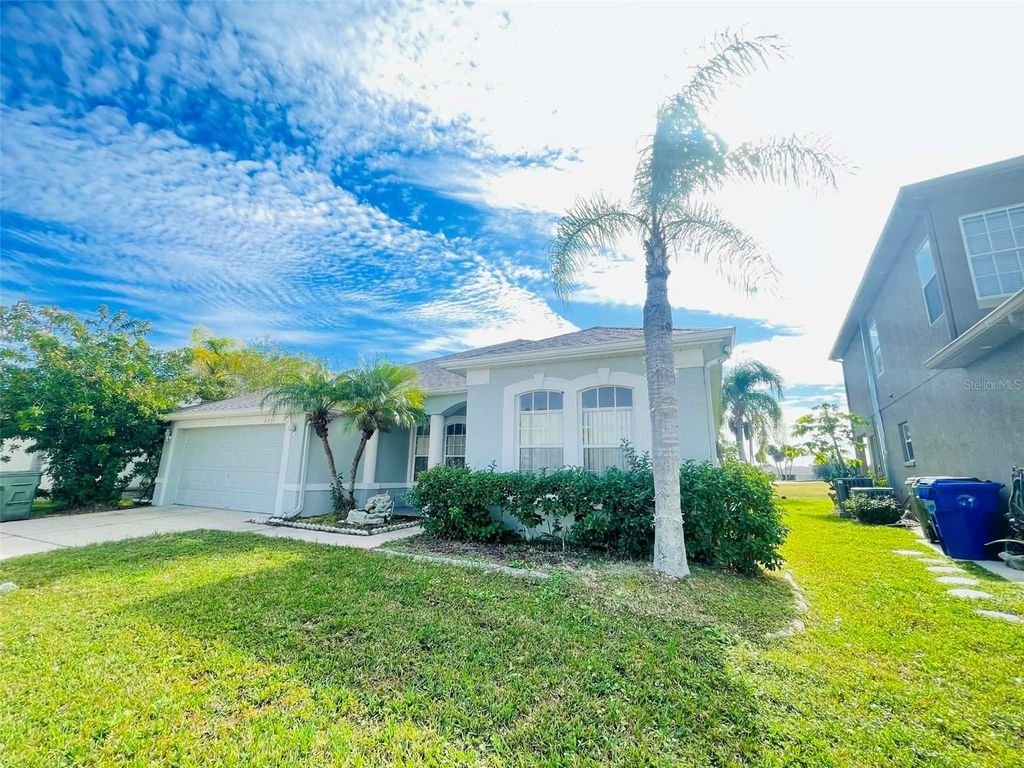 Photo of 2370 The Oaks Boulevard, Kissimmee, FL 34746 (MLS # O6366730)