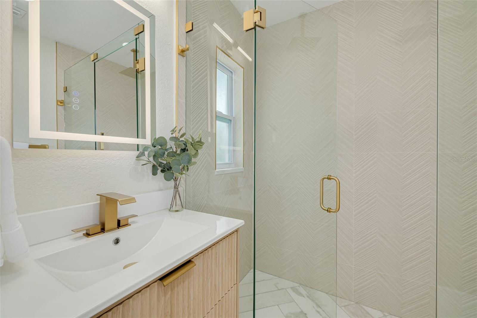 DUNEDIN LAKEWOOD ESTATES 2ND ADD - Residential