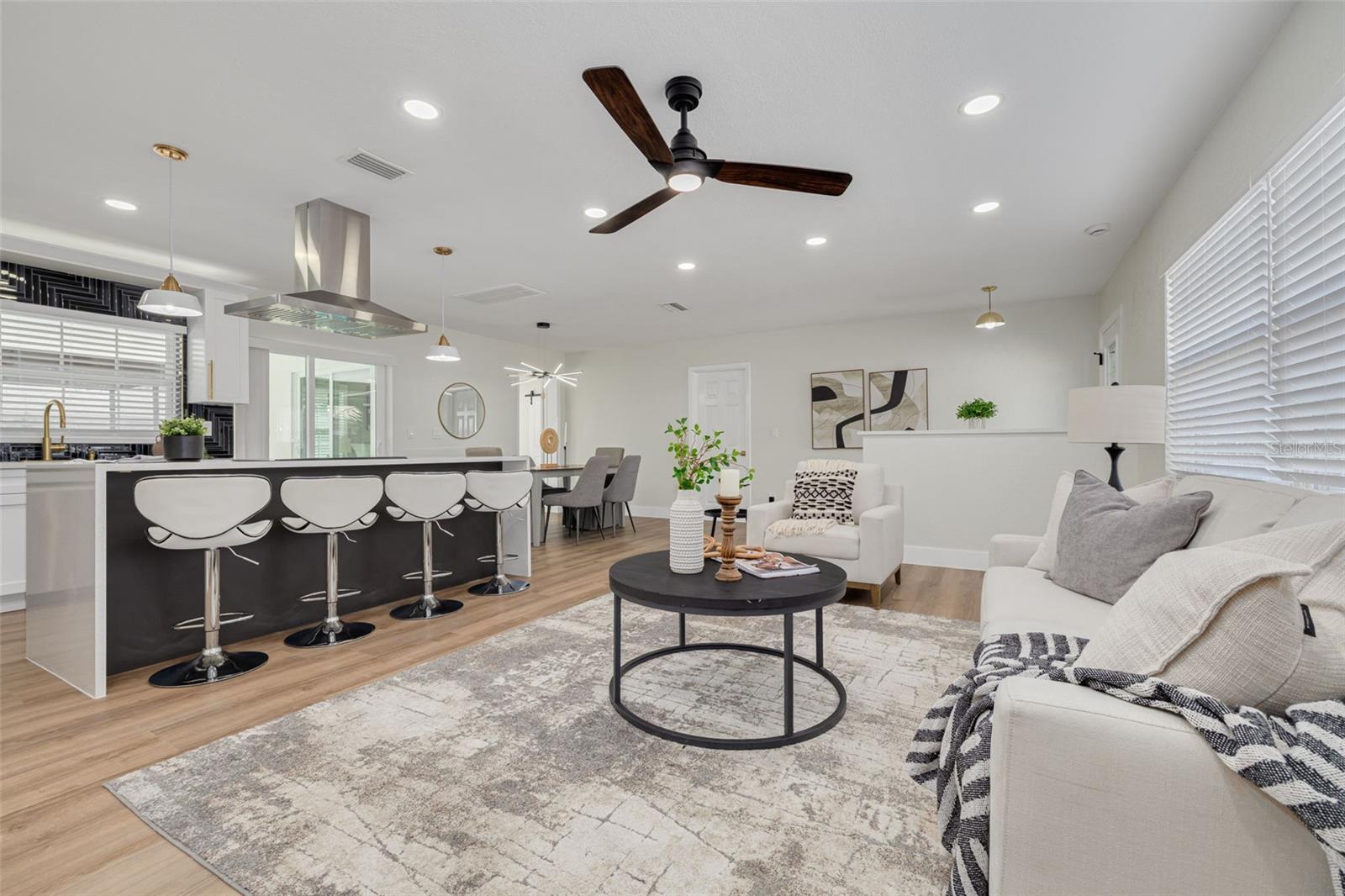 DUNEDIN LAKEWOOD ESTATES 2ND ADD - Residential